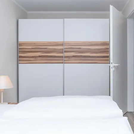 375, Seepark Apartment *